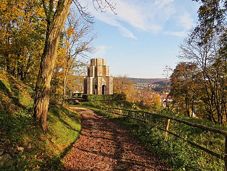 Ausblick auf das Kriegerdenkmal an der Oberen Veste