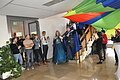Die Prinzenpaare schreiten über die Treppe ins Foyer und werden bejubelt.