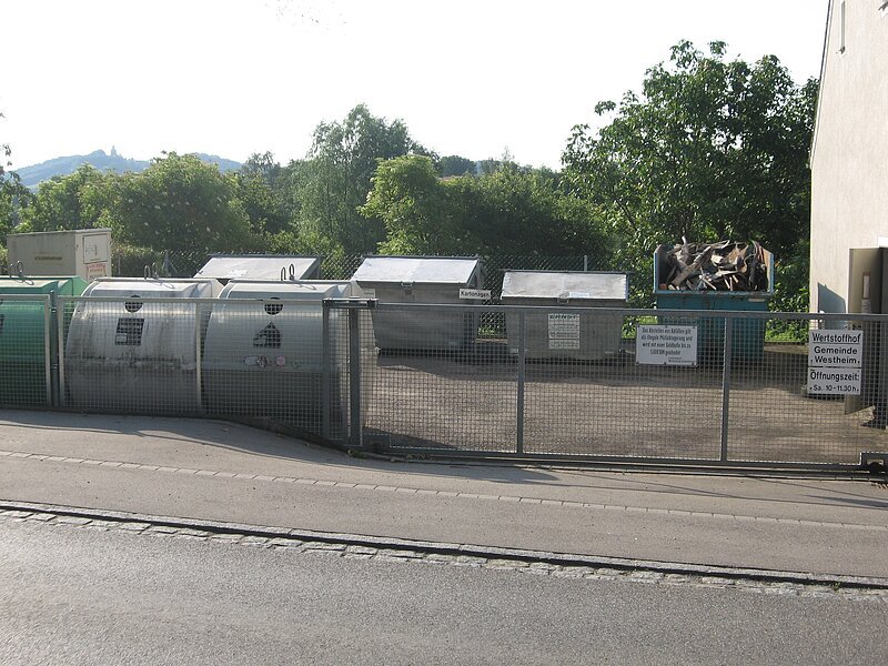 Kommunale Abfallwirtschaft Wertstoffhof in Westheim mit Wertstoffannahme.