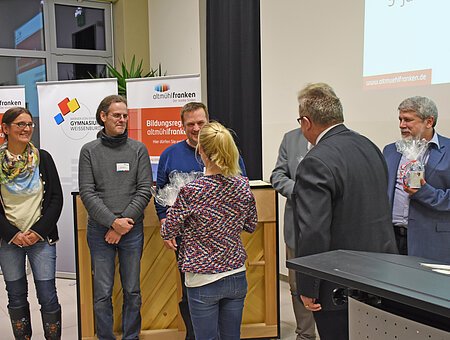 Das Bild zeigt eine Gesprächsrund der Workshopleiter im Rahmen des 5-jährigen Jubiläums der Bildungsregion altmühlfranken im Dezember 2018.