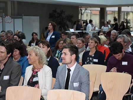 Das Bild zeigt einen Vortrag im Rahmen der Bildungskonferenz der Bildungsregion altmühlfranken im Oktober 2017.