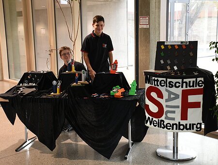 Das Bild zeigt einen Stand im Rahmen der Bildungskonferenz der Bildungsregion altmühlfranken im Oktober 2017.
