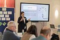 Referentin während Präsentation ihres Workshops am Vereinstag