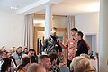 Interview mit Besucher des Vereinstages. Moderator stellt Frage. Teilnehmer antwortet