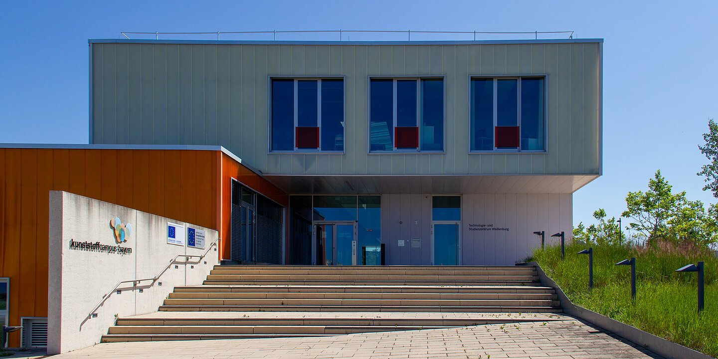 Die Vorderansicht des kcb in Weißenburg.